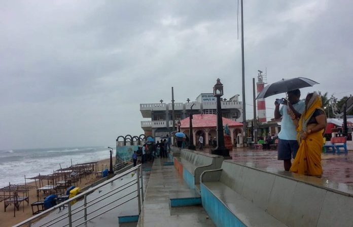 PTI10_10_2018_000171B news on cyclonic storm titli