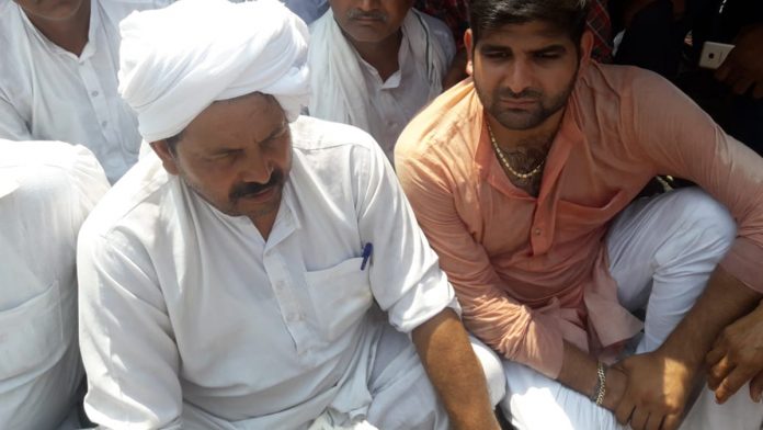 Naresh-Singh-Tikait