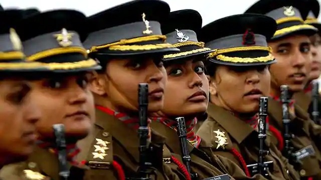 women-in-combat-1