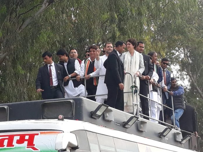 priyanka- gandhi-road-show-1 priyanka- gandhi-road-show-1